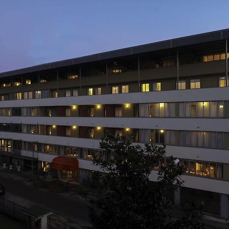 Hotel La Bussola Новара Екстериор снимка
