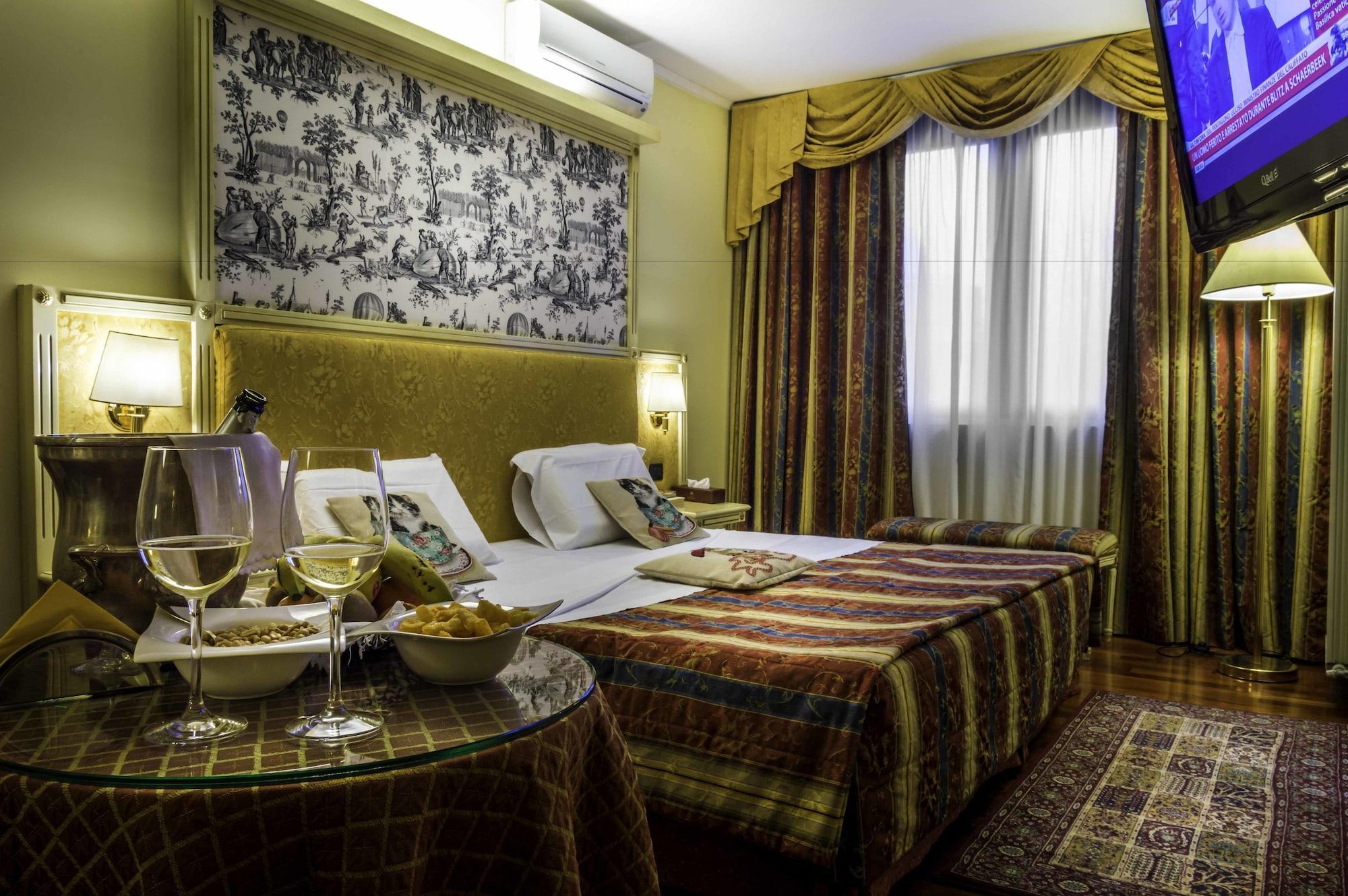 Hotel La Bussola Новара Екстериор снимка