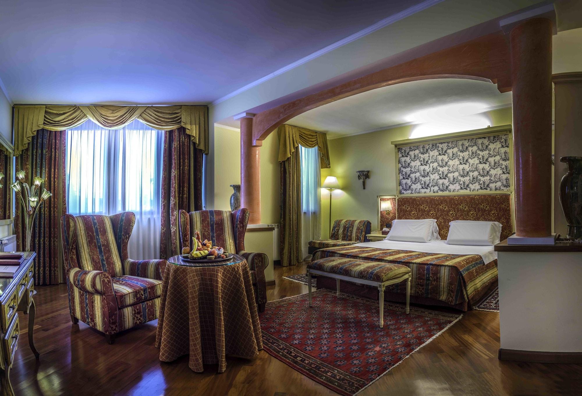 Hotel La Bussola Новара Екстериор снимка