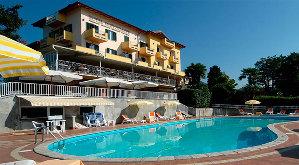 Hotel La Bussola Новара Екстериор снимка